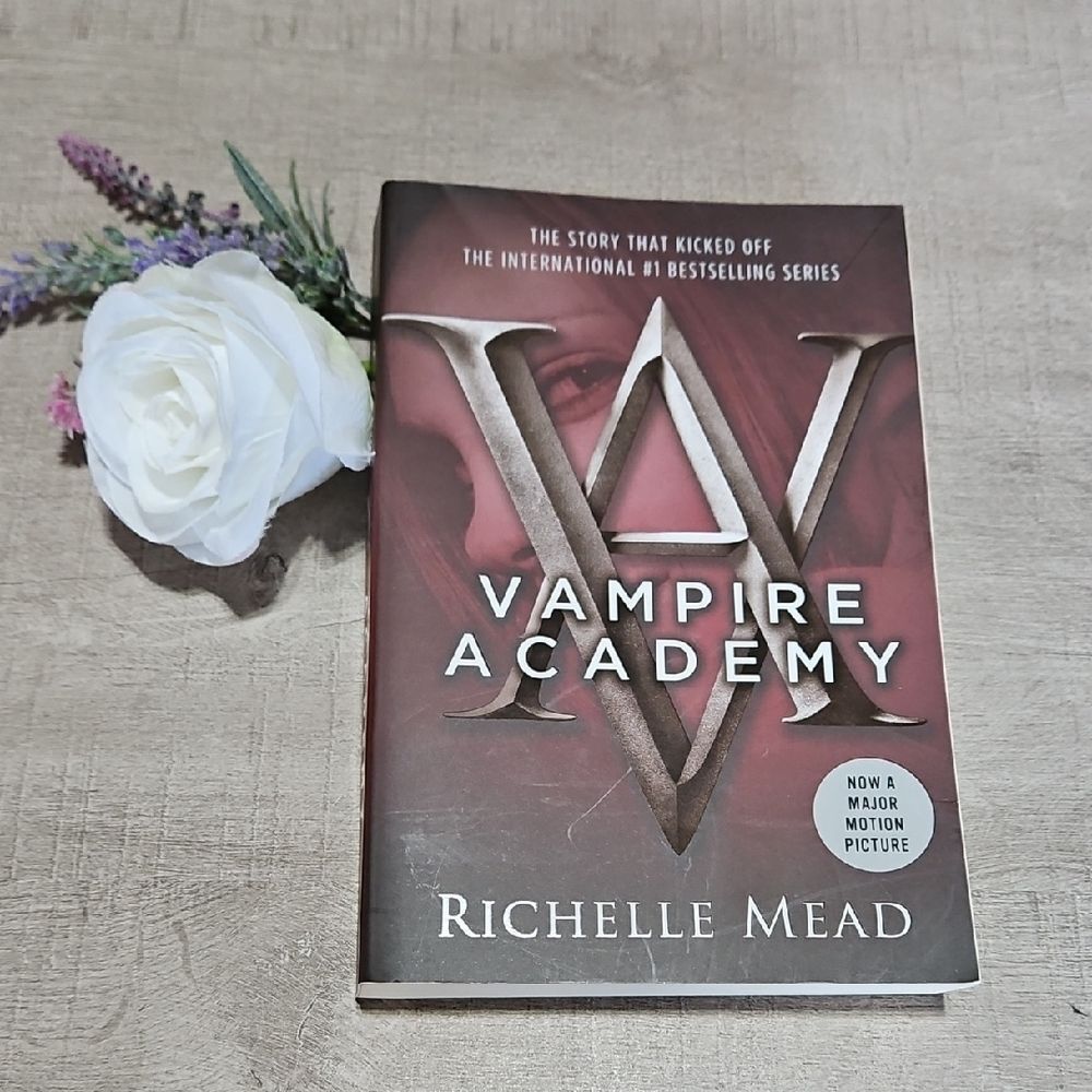 Vampire Academy Book by Richelle Mead